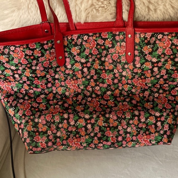 Coach Red Reversible Floral Tote Bag with insert pouch - Picture 5 of 9